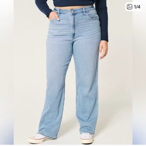 Hollister Curvy Ultra High-Rise Dad